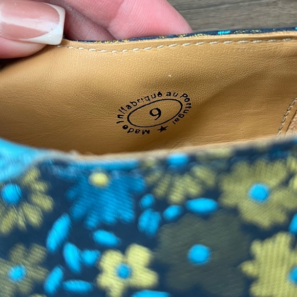 John Fluevog Biblio Barnett Blue & Green Floral Flat Mary Janes Size 9 - Picture 11 of 12